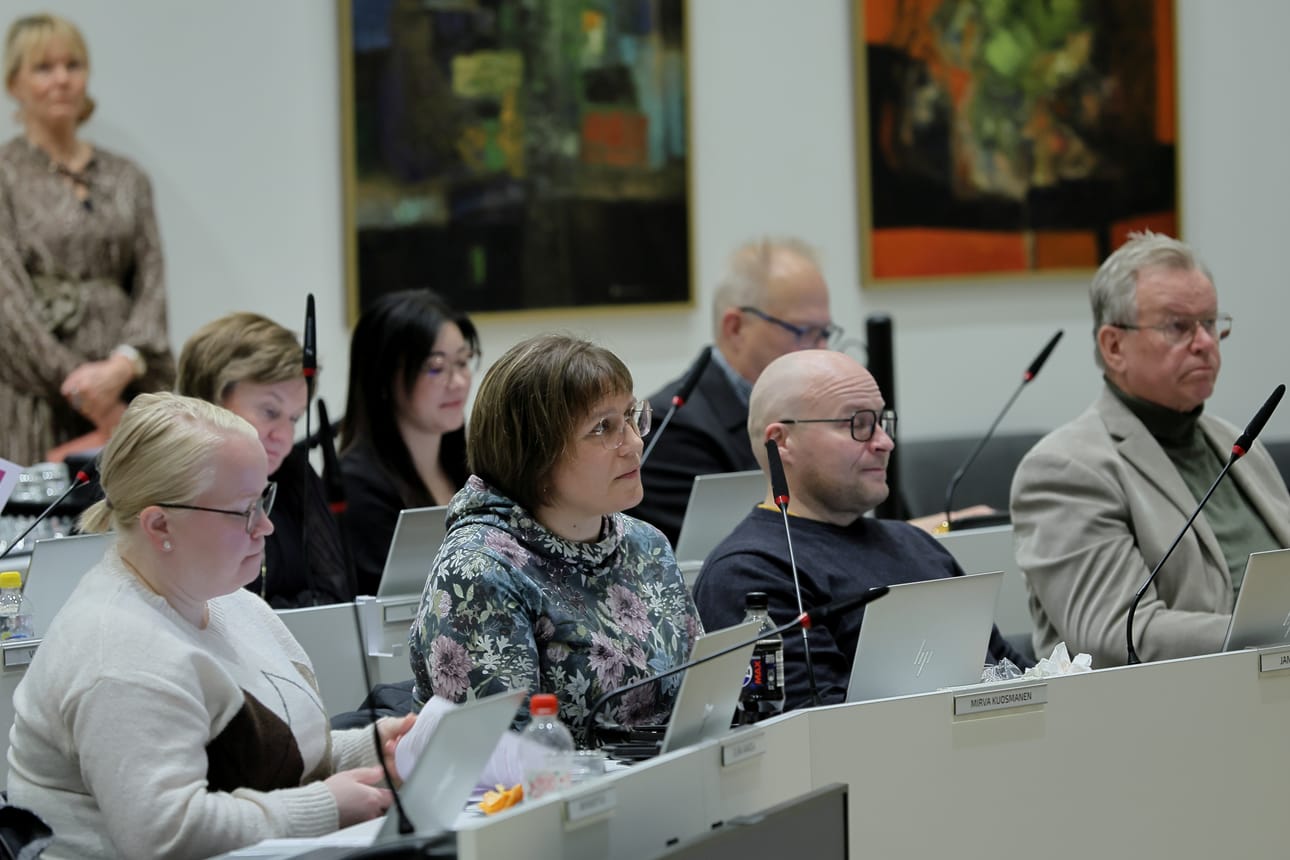 Kristillisdemokraattien valtuustoryhmän Mirva Kuosmanen nosti kaupunkistrategiakeskustelussa esiin arvojen merkityksen. – Rohkeus, tasapuolisuus, vastuullisuus ja yhteisöllisyys toimivat kaikessa päätöksenteossa suodattimena, jonka läpi punnitsemme erilaisia vaihtoehtoja. Arvot ovat priorisoinnin takana, mihin annamme aikaamme ja energiaamme, mihin panostamme, Kuosmanen sanoi.