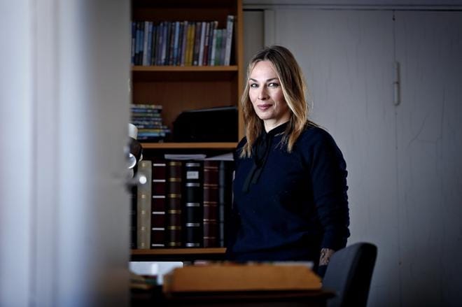 Uran edetessä muut työt veivät aikaa itse meikkaamiselta, mutta Makka Elonheimo janosi takaisin käytännön työhön. Nykyään hän toimii edustamansa brändin päämeikkaajana muun muassa Pariisin ja Milanon muotiviikoilla. KUVA: TOMI KOSONEN
