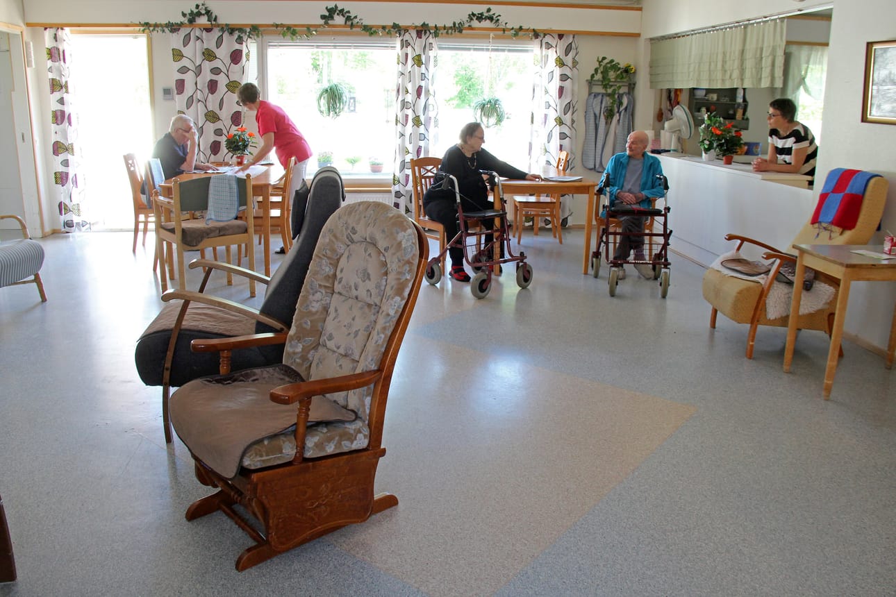 Vuorohoidon yksiköksi muuttuvan Koivukodin päiväsalissa on tilaa järjestää kuntouttavaa viriketoimintaa vuorohoitolaisille.