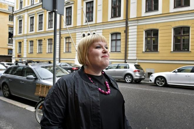 Perhe- ja peruspalveluministeri Annika Saarikko (kesk.) ihmettelee EK:n puheita jopa 50 000 työpaikasta perhevapaauudistuksen seurauksena. KUVA: Kimmo Penttinen / Arkisto
