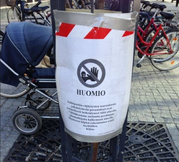 Tarkkaavainen lukija hoksasi varoitusjulisteen.