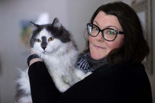 Folkhälsanin projektivastaava Irina Söderholm myöntää, että apua tarvitsevien hätä on mennyt tunteisiin. Kuva: Minna Antila