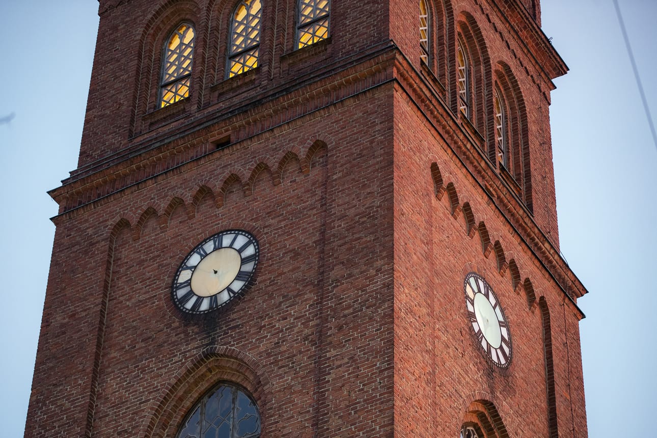 Englantilaista uusgotiikkaa edustava Vaasan kirkko vihittiin käyttöön syyskuussa 1869. Arkistokuva.