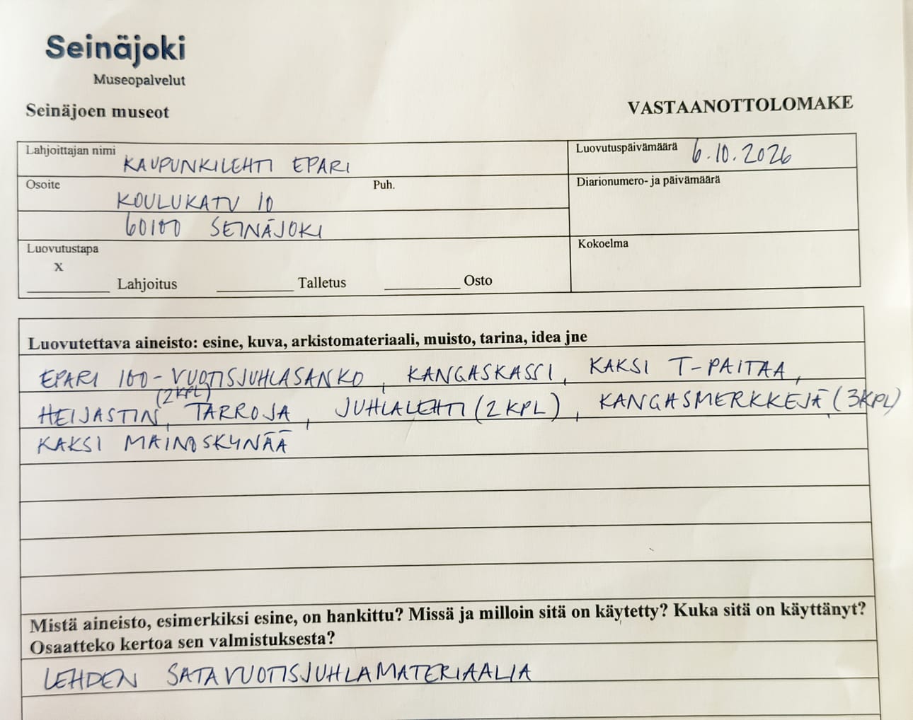 Eparin 100-vuotisjuhlan markkinointimateriaali tallennettiin tarkasti museon kokoelmiin tietojen kera.