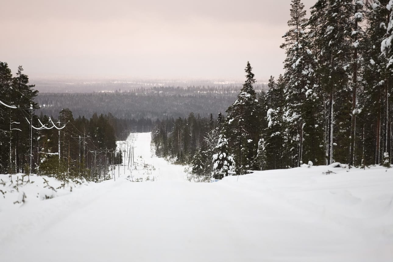 Kuluvan talven pakkasennätys meni rikki viime yönä. Lappiin on annettu varoitus kireistä pakkasista tälle päivälle.