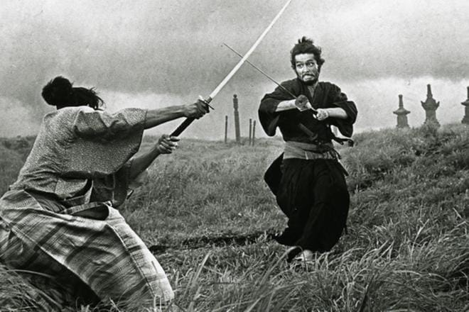 Masaki Kobayashi sohaisi Harakiri-elokuvallaan perinteisiä kunniakäsityksiä keskellä Japanin sodanjälkeistä talousihmettä. Kuvassa Hikokuro Omodaka (Tetsurô Tanba) ja Hanshiro Tsugumo (Tatsuya Nakadai). KUVA: Yle