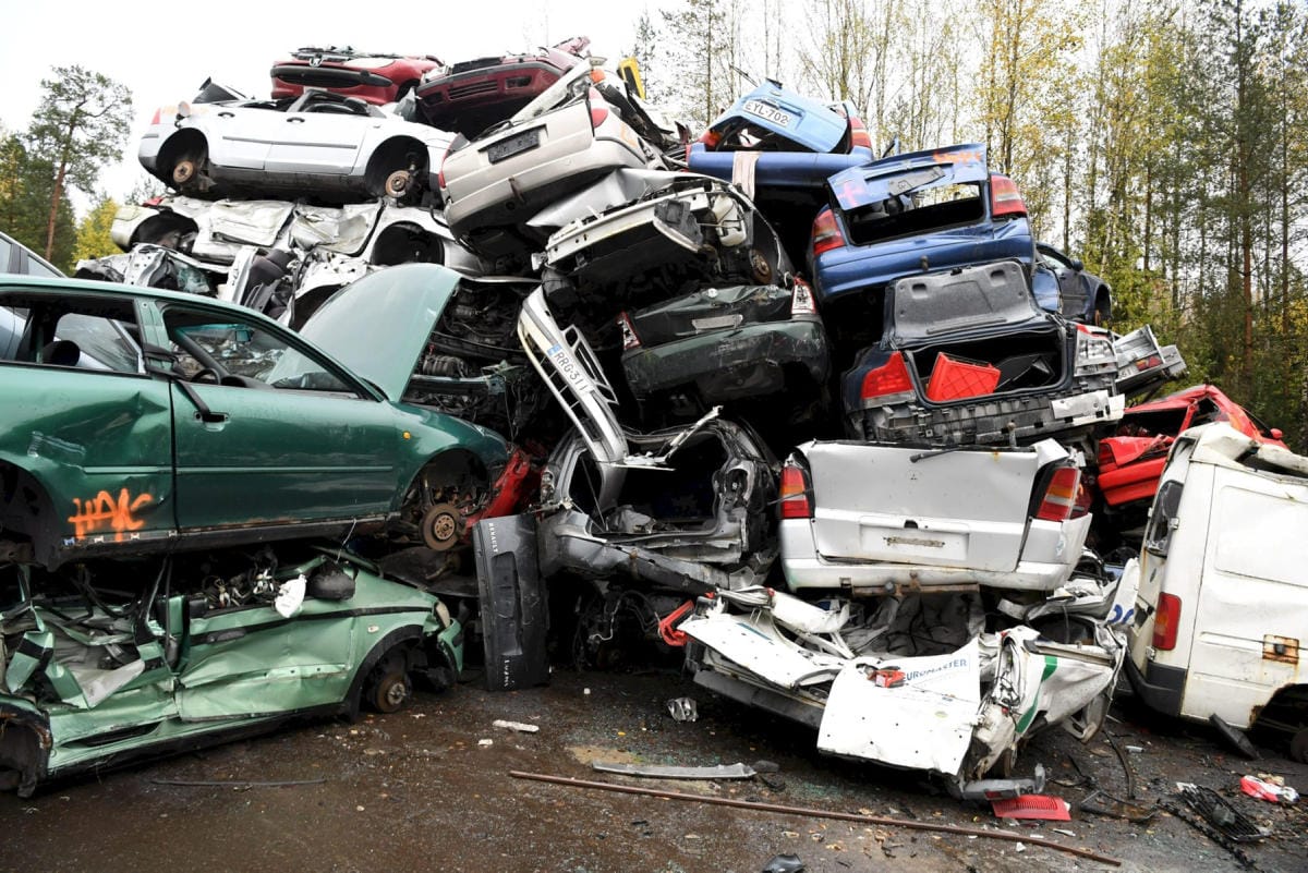 Suomen Autokierrätyksen mukaan syynä kasvuun on muun muassa tietoisuuden lisääntyminen kierrätyksestä valtion myöntämien romutuspalkkioiden myötä. LEHTIKUVA / Jussi Nukari