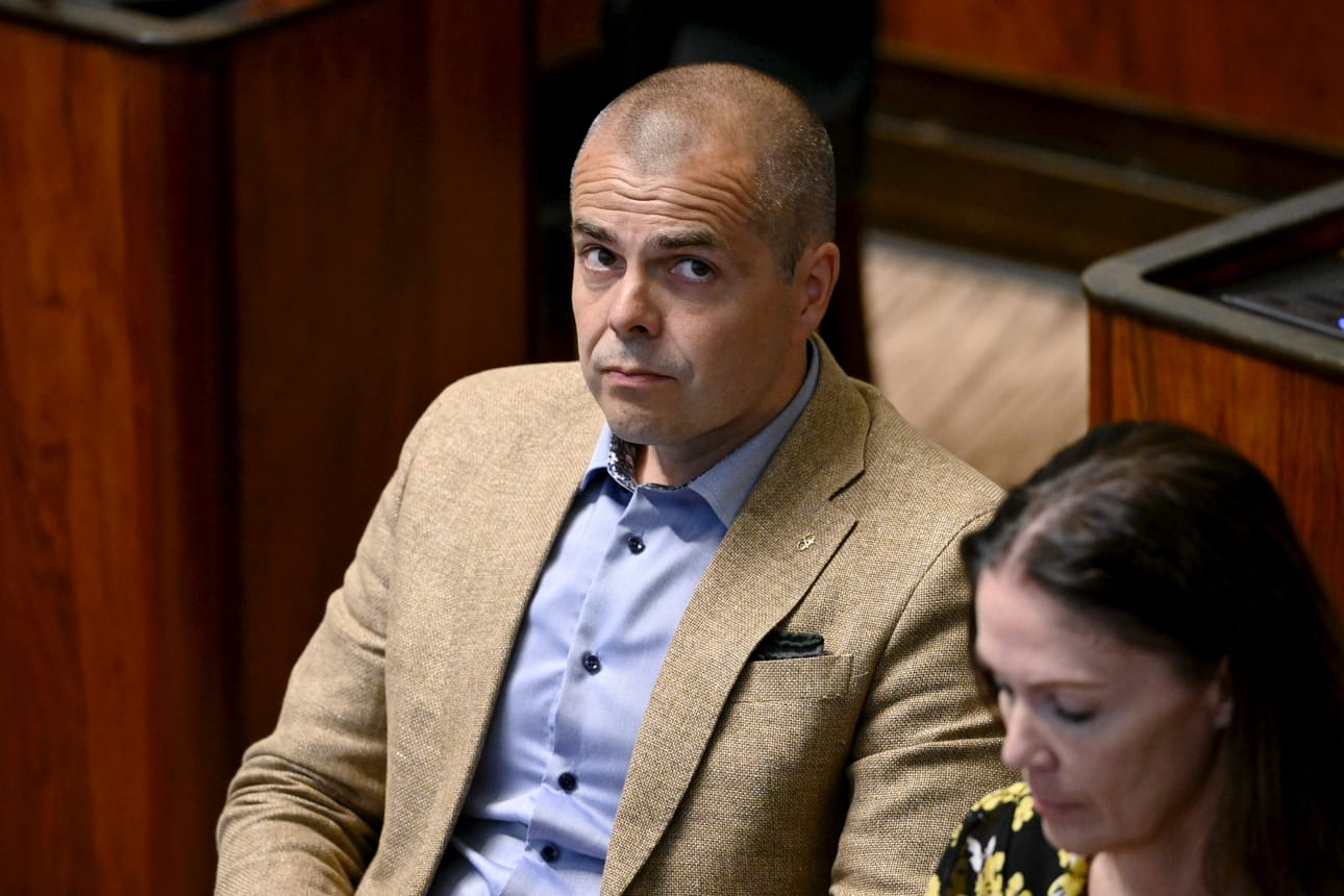 Perussuomalaisten kansanedustaja Ari Koponen sanoo STT:lle puhuneensa vieraslajikirjoituksessaan pelkästään lupiineista. LEHTIKUVA / Mikko Stig