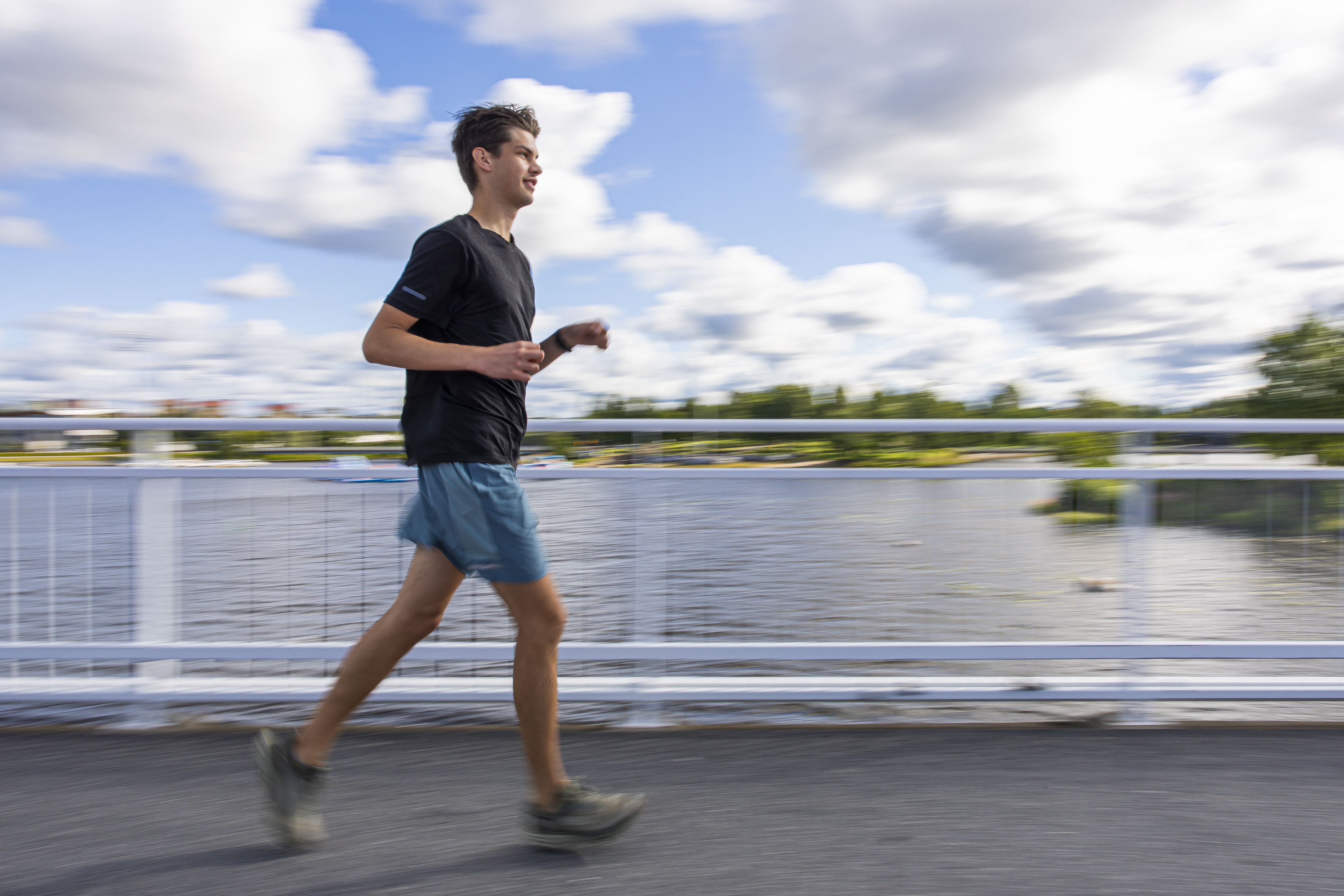 Oululainen Otto Mikola päätti ilmoittautua maratonille yhdeltä istumalta – Lauantaina tavoitteena on neljän tunnin alitus Kempeleessä