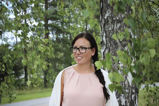 Mira Huhta aikoo viedä valmennettaviaan luontoon . – Tutkimusten mukaan luonnolla on monia terveysvaikutuksia, kuten se laskee verenpainetta ja sykettä. KUVA: HANNU TOIVONEN