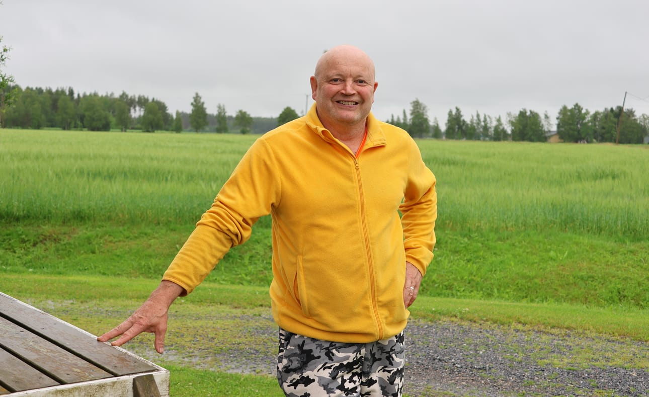 Lauri Pihlajaviita aikoo lopettaa lypsykarjan pitämisen.