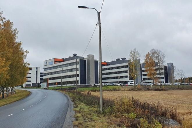 Powergate I-II on rakennettu noin 4000 työntekijän Vaasa Airport Park-yrityspuistoon, joka sijaitsee lähellä Vaasan lentokenttää vain 10 minuutin päässä Vaasan keskustasta. KUVA: VP FACILITIES