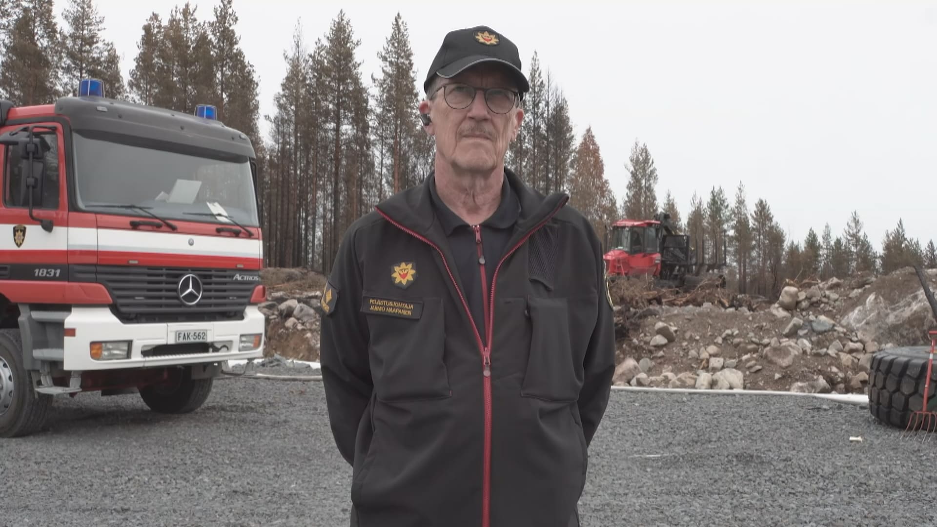 Pelastusjohtaja Jarmo Haapanen kertoo, ettei ole törmännyt urallaan yhtä vaikeaan maastopaloon