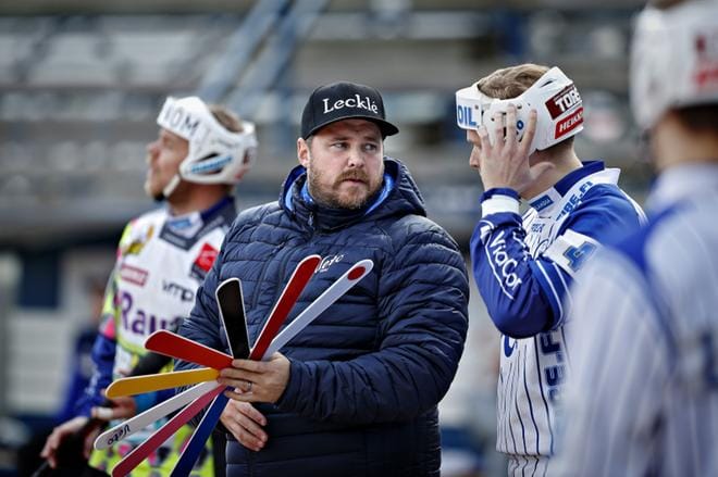 Pelinjohtaja Tomi Niskanen sanoo, että joukkueen kanssa on käyty mennyt kausi tarkasti läpi. Arkistokuva: Tomi Kosonen
