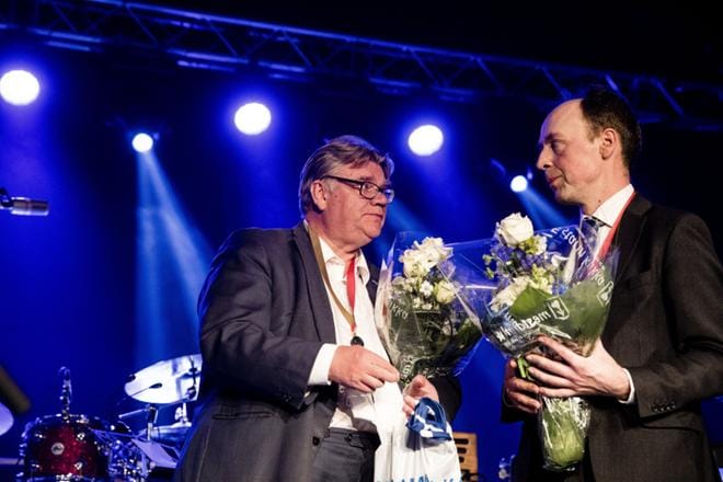 Timo Soinin ja Jussi Halla-ahon välirikko kärjistyi perussuomalaisten puoluekokoukseen 9.–10. kesäkuuta. Soini onnitteli vaisusti uutta puheenjohtajaa Halla-ahoa, joka puolestaan sai vaivoin kiitettyä edeltäjäänsä. KUVA: Joel Maisalmi - Arkisto