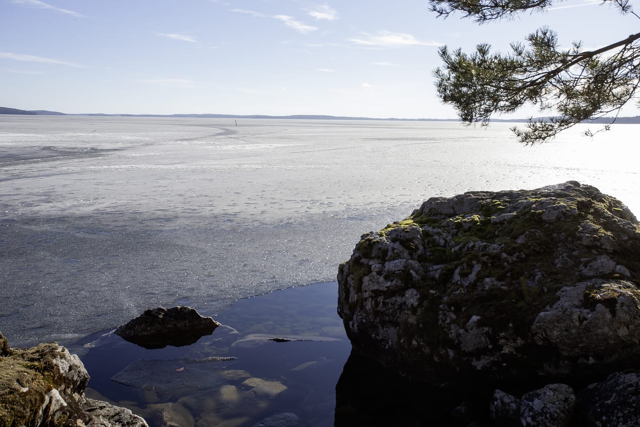 Tiistaina Parikkalan Pyhäjärven jäältä löytyi drooni. Nyt epäillään, että Parikkalaan olisi tippunut toinenkin drooni.