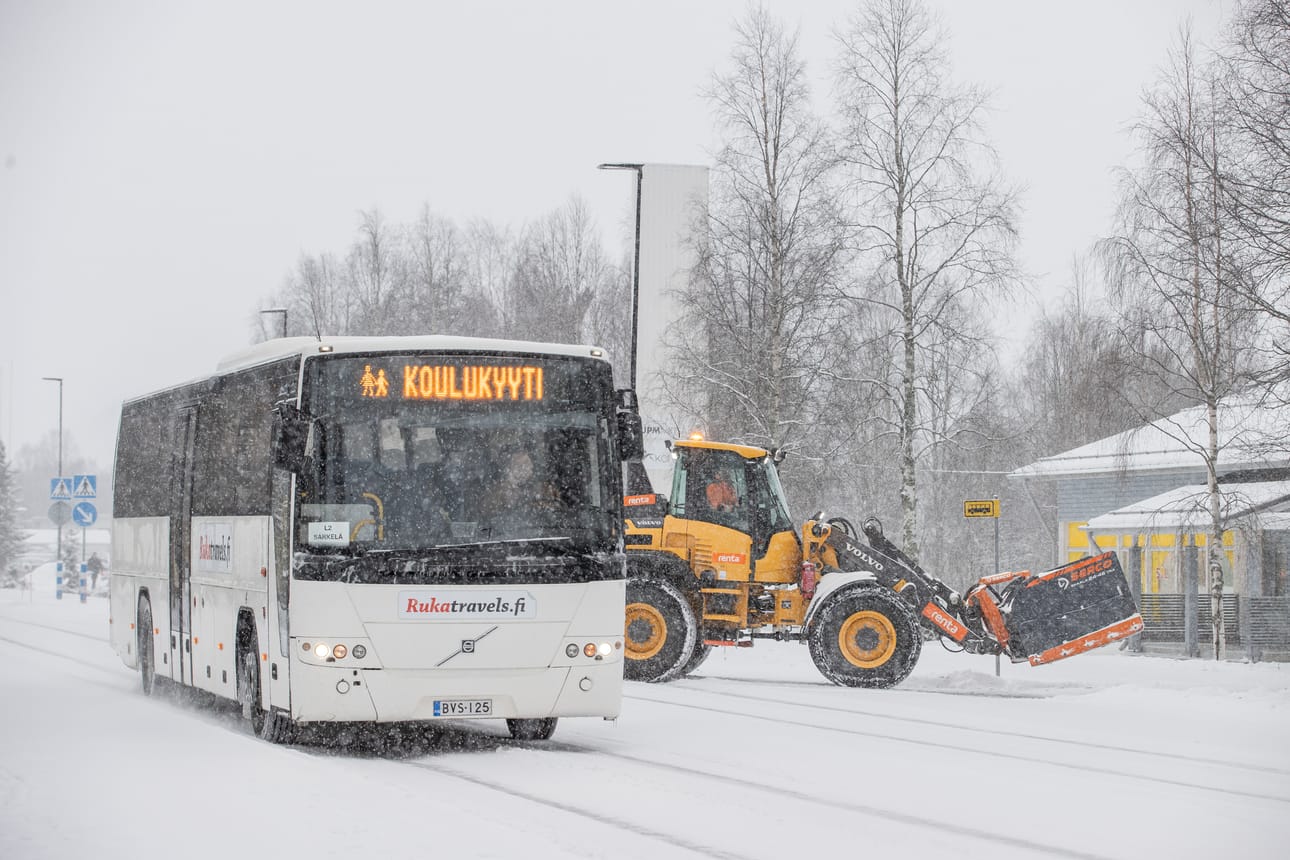 Lumisade vaihtuu keskiviikon ja torstain välisen yön aikana sateeksi.