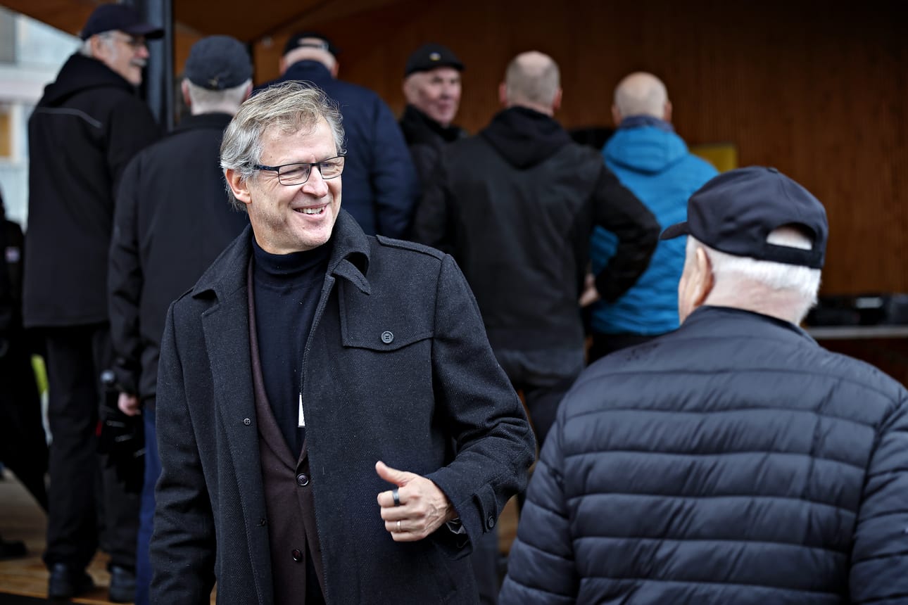 Jalkapallomaajoukkueen päävalmentaja Markku Kanerva ei vielä halua ottaa kantaa siihen, onko Venäjällä asiaa kansainvälisiin jalkapallopeleihin lähivuosina. Ensin on tärkeintä, että Venäjän helmikuussa Ukrainassa aloittama sota loppuu rauhaan. Sen jälkeen on aika miettiä muita asioita.
