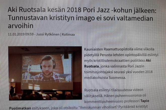 Aki Ruotsala esiintyi tilaisuudessa videon välityksellä. Kuvakaappaus Kotimaa24-sivustolta