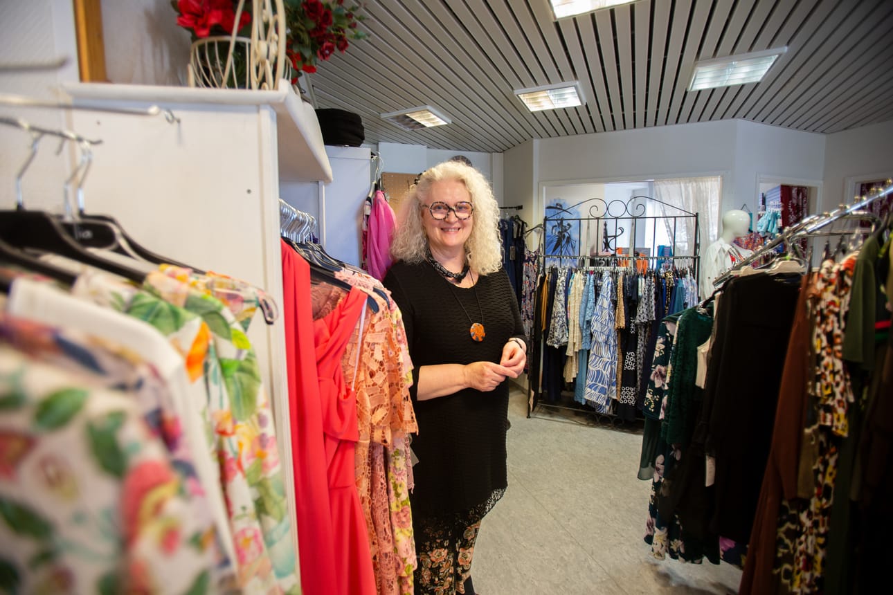 Merja Siponmaan yritys Raahen Muotimaailma & Kosmetologinen Hoitola on toiminut Raahessa jo 30 vuotta.