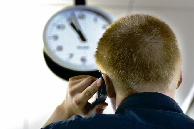 Suomalaisilla oli koronan aikana toisilleen asiaa, ja asioita hoidettiin pitkästä aikaa matkapuhelinverkossa. ARKISTOKUVA