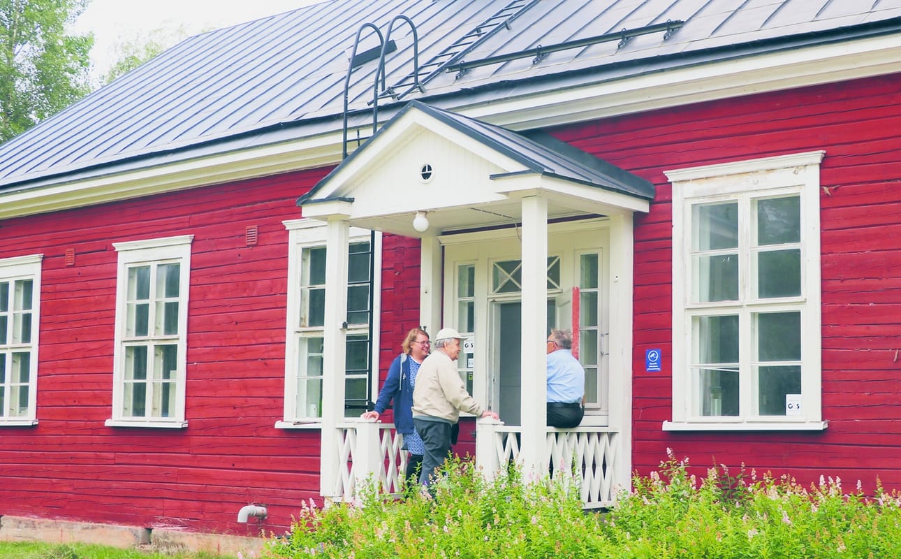 Rauhion koululla riitti muistoja.