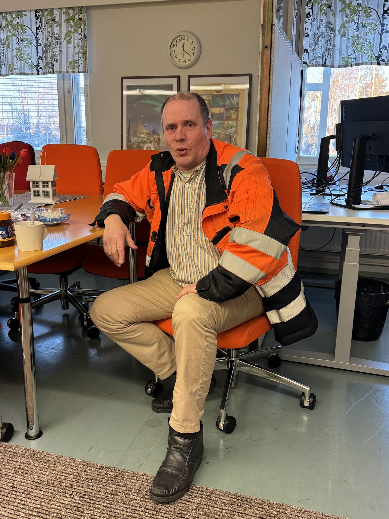 – Vaikka Raahessa asutaan, niin kyllä terveyspalvelut haetaan Oulaisista ja Oulaskankaalta. Se on ollut meille oikea suunta, siitä lähtien kun terveyspalvelujen paikan sai valita, Jari Törmikoski kertoo.