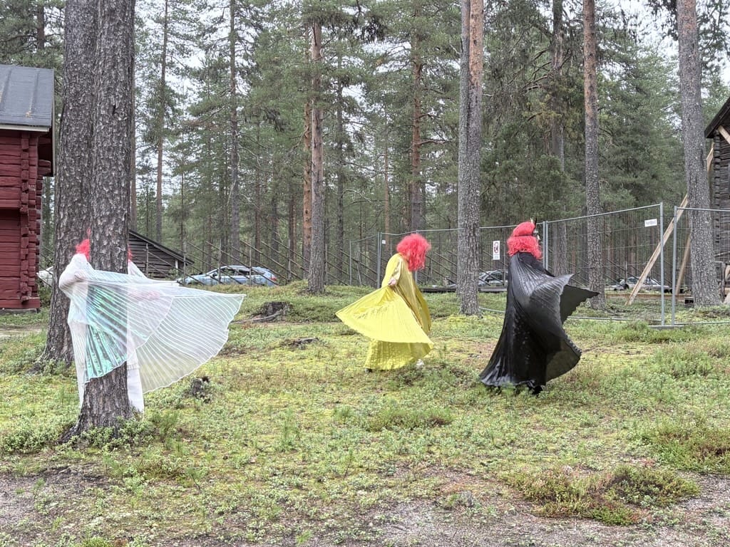 Pudasjärven kaupunki myöntää vuosittain tunnustuspalkinnot sekä urheilijastipendin arvostuksena ja tukena paikallisille tahoille. Kuva Pudasjärven Taiteiden Yöstä elokuulta 2026.
