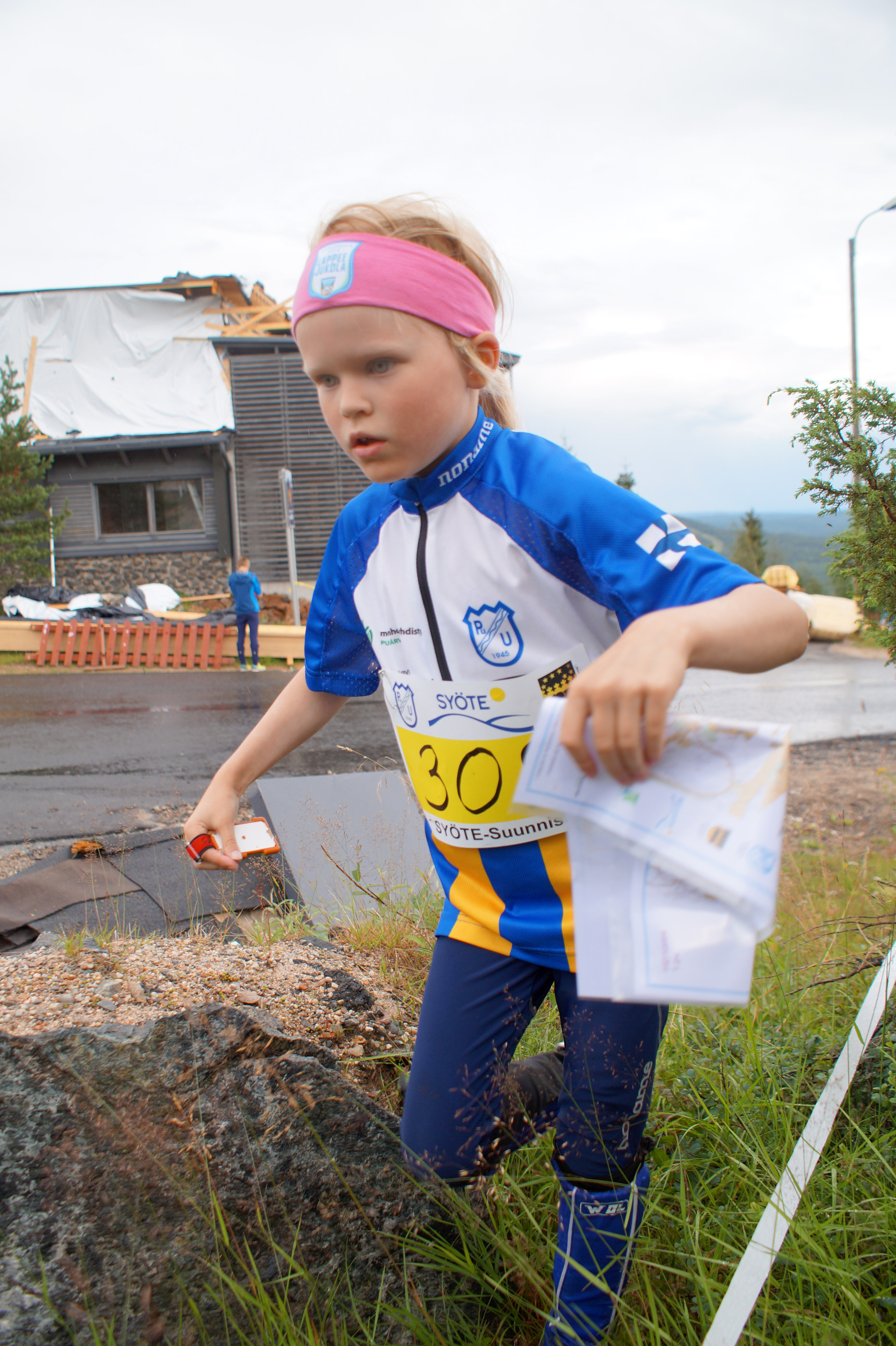 Suunnistus on kaikenikäisten laji. Kymmenvuotiaiden sarjan Silja Alahäivälä oli kisan nuorimpia, vanhinta päätä edusti 85-vuotiaiden ainoa osallistuja Kyösti Jäppinen.