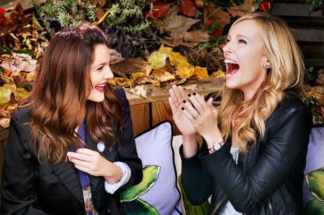Miss You Already -draamakomedia kertoo Jessistä (Drew Barrymore) ja Millystä (Toni Collette), jotka ovat olleet parhaita ystäviä kouluikäisistä asti. Naisten ystävyys joutuu koetukselle, kun Jess huomaa odottavansa kauan kaivattua lasta ja Millyllä todetaan rintasyöpä. KUVA: Sub
