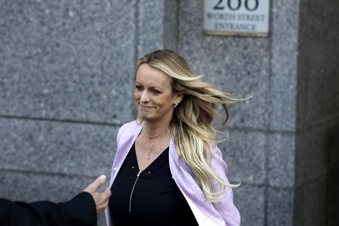 Stormy Daniels, oikealta nimeltään Stephanie Clifford, on kertonut saaneensa 130 000 dollaria vaitiolostaan. KUVA: PETER FOLEY
