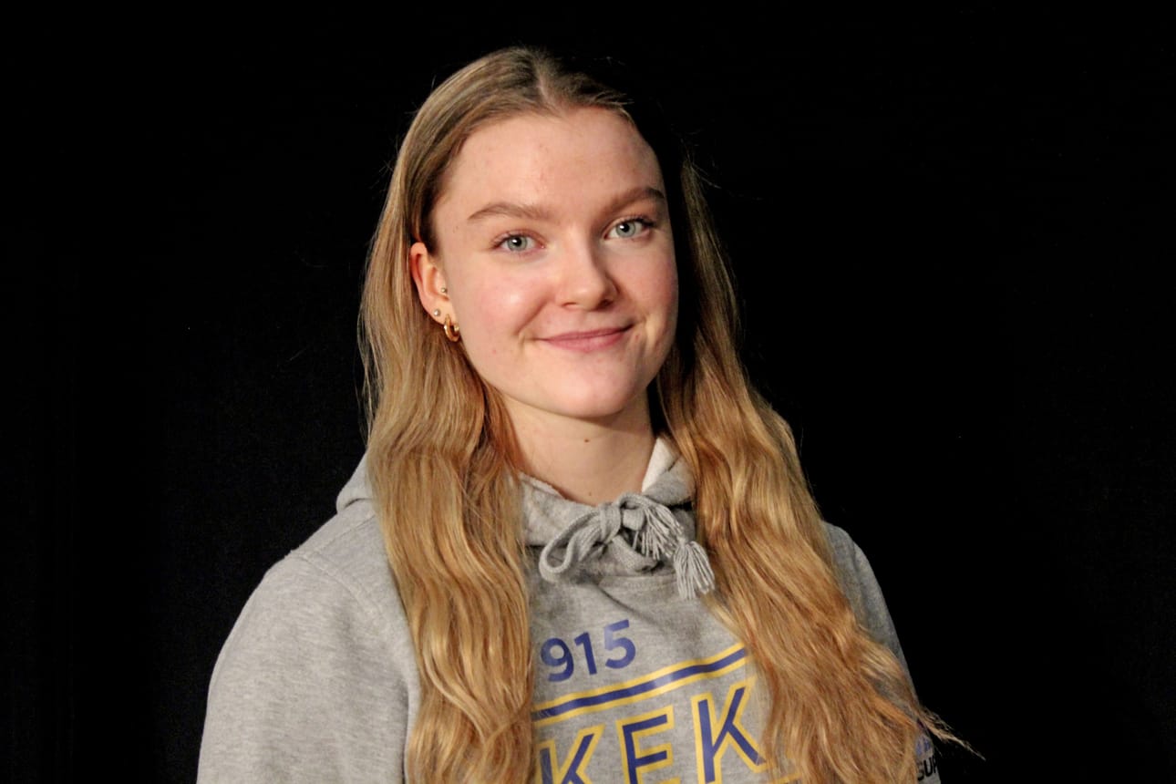 Julia Kekäläinen osaa pitää hauskaa. Hän osaa myös tsempata ja tuulettaa, kun sitä tarvitaan.