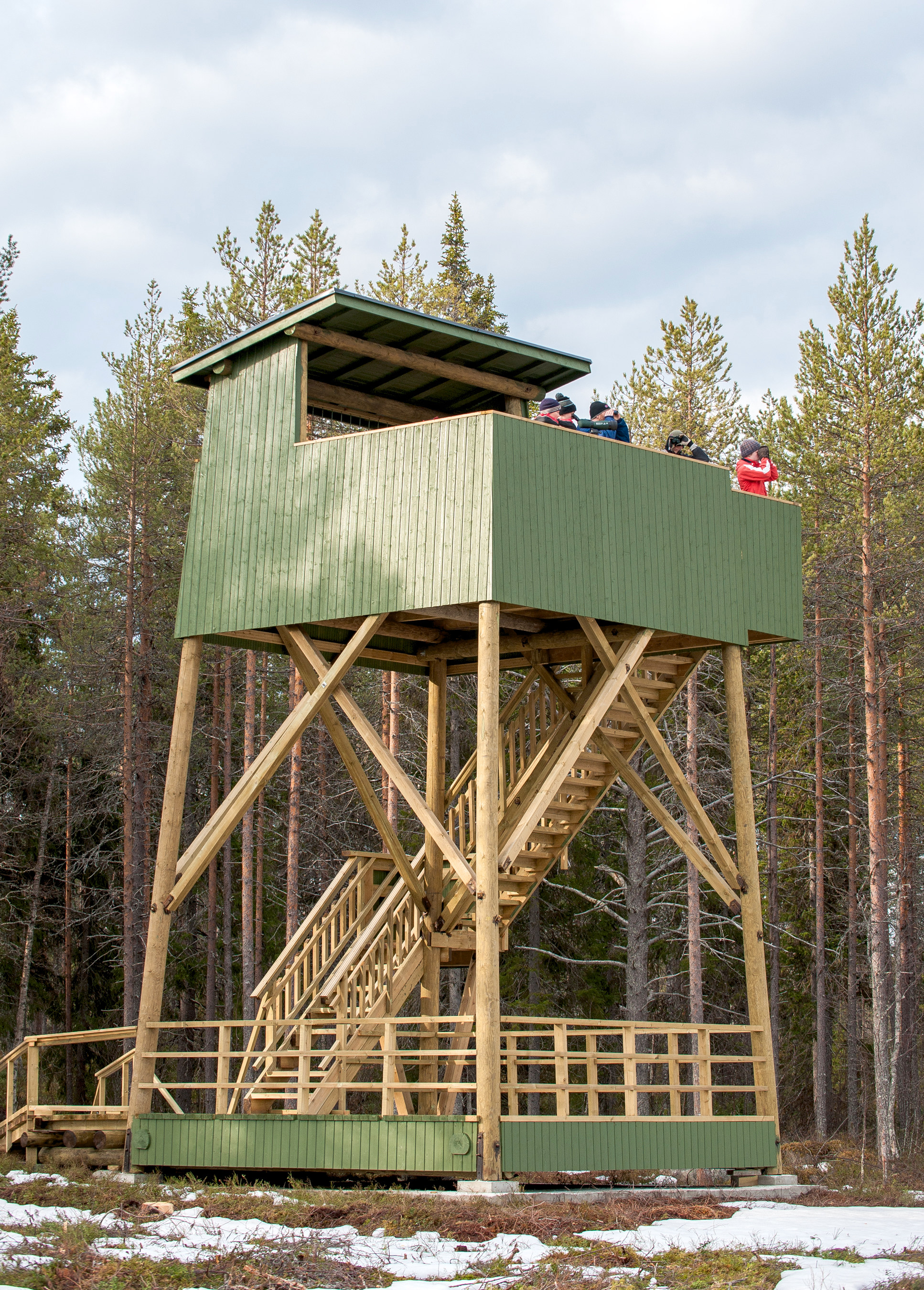 Nilojoelle Rovaniementien varteen syksyllä 2010 valmistunut Posion ensimmäinen lintutorni on jäänyt hyödyntämättä. Torniin on muutamia kertoja tutustuneet koululaiset.