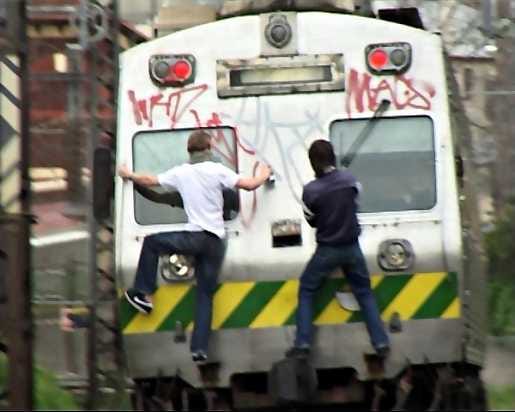 Laiton taiteenlaji. Festivaalin nuorisosarjan Jisoe-dokumentissa perehdytään australialaisen graffititaiteilijan arkeen.