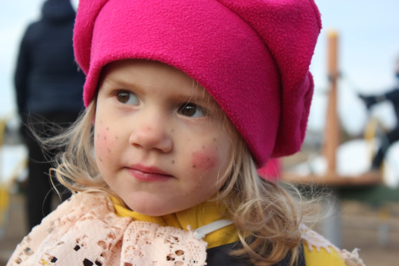 Fanni Talja säväytti yksityiskohtaisella asullaan.