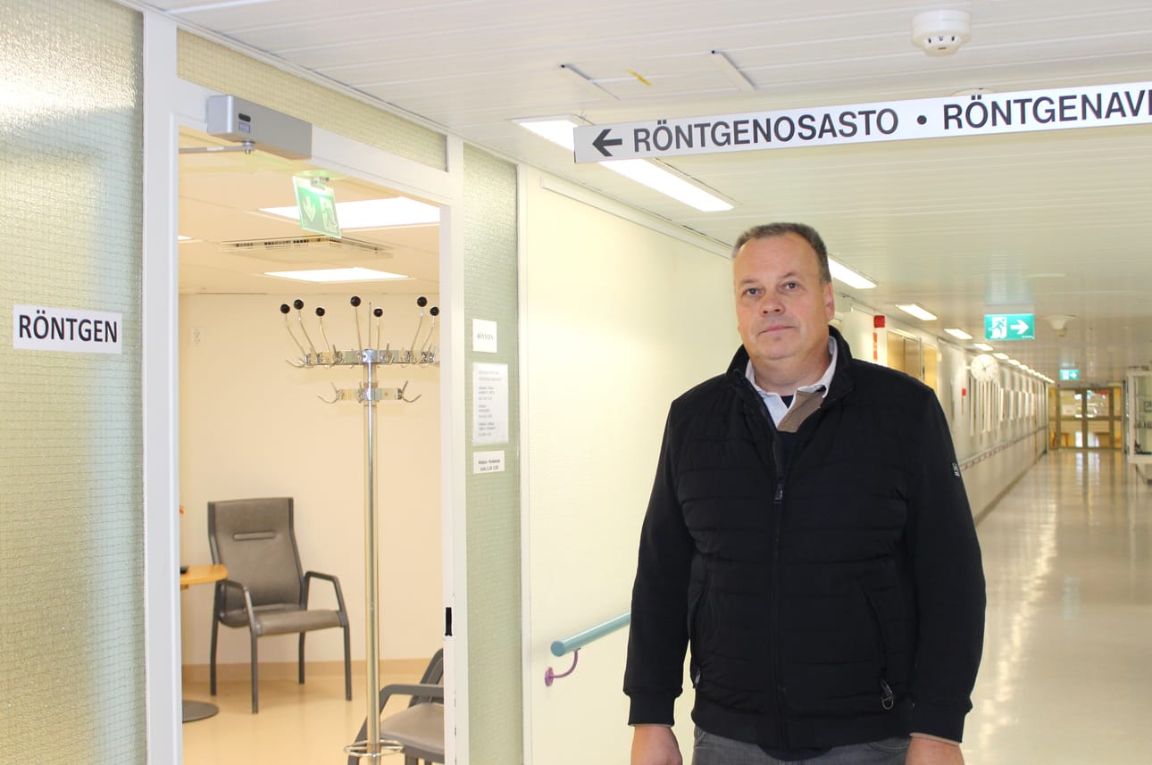 Kristiinan sairaalanmäellä on uudet röntgenlaitteet ja hiljakkoin remontoidut tilat. Petri Pihlajaniemi ei hyväksy toiminnan tuhoamista Kristiinasta.