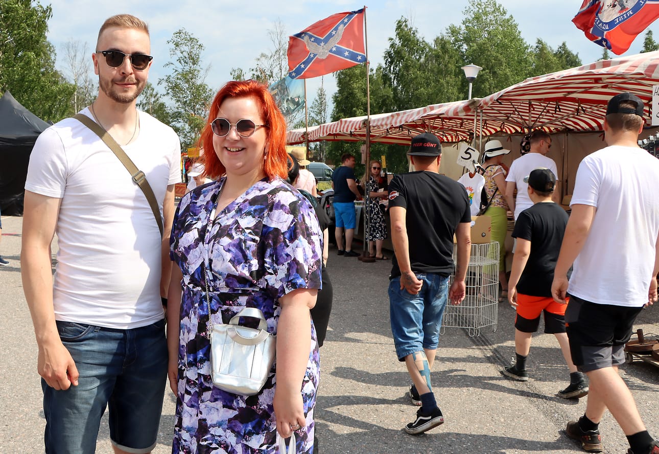 Jurvalaislähtöiset Matias ja Katja Kontio piipahtivat lauantaina markkinoilla. Kanta-Kurikassa asuva pari kertoi käyvänsä Jurvassa viikoittain.