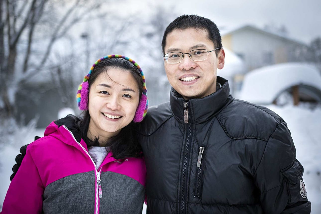 Yrittäjäpariskunta. Nana Wang ja Leon Peng ovat opiskelleet liiketaloutta ja markkinointia ja työskennelleet matkailun ja konsultoinnin parissa ennen oman yrityksen perustamista.