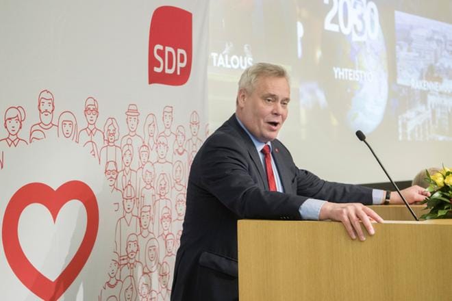 Sdp:n puheenjohtaja Antti Rinne lupaa reilua korotusta pieniin eläkkeisiin, jos demarit ovat seuraavassa hallituksessa. KUVA: COM.PIC / MAURI RATILAINEN