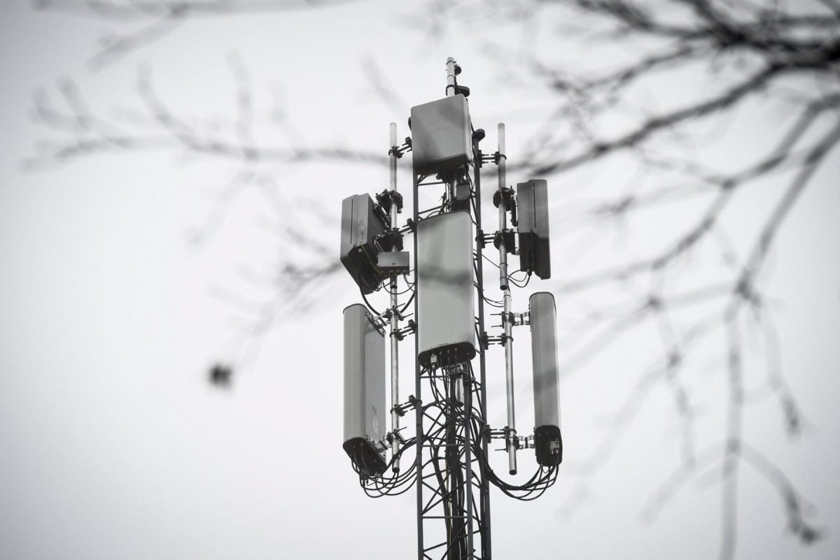 5g-tukiasema Helsingissä. LEHTIKUVA / EMMI KORHONEN