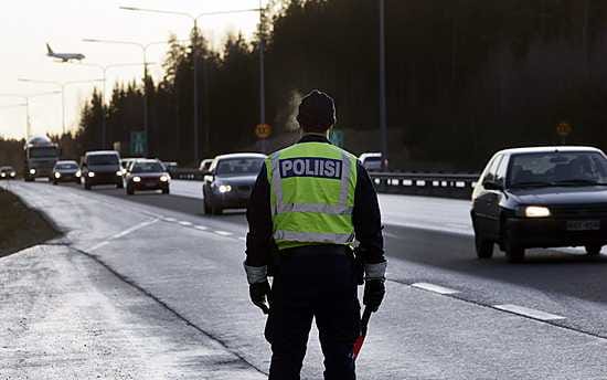 Poliisin ylinopeusvalvonta kiristyy tänään.