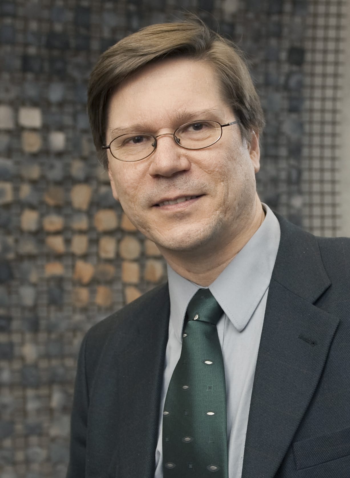 Professori Jussi Kukkonen työskentelee Jyväskylän yliopiston ympäristötieteen ja -teknologian osastolla.