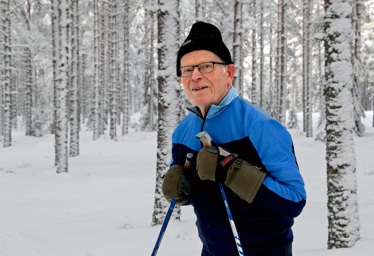 Teuvan kirkkoherran virasta vuonna 1994 eläkkeelle jäänyt Elo Norja hiihtää joka vuosi satoja kilometrejä.