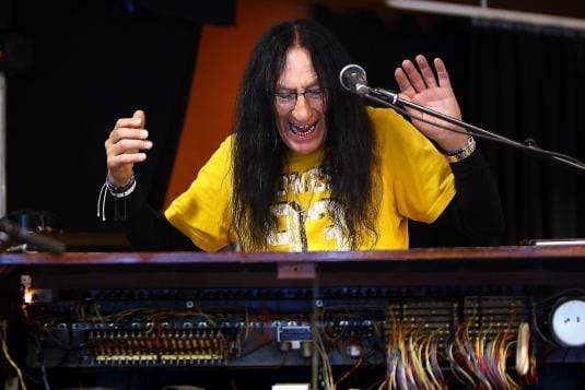 Ken Hensley pääsi edellisellä vierailullaan näyttämään taitojaan Hammond-urkujen äärellä. ARKISTOKUVA: TOMI KOSONEN