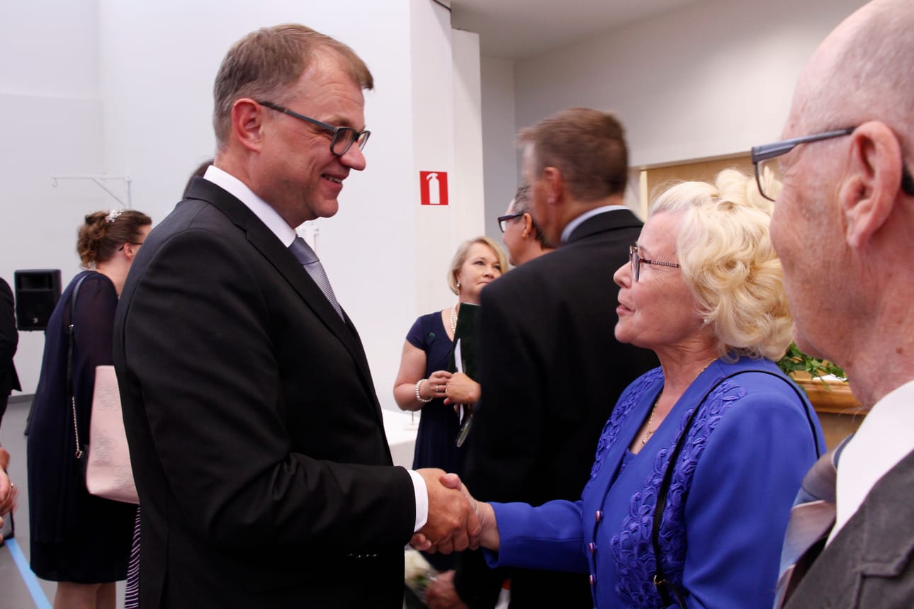 Keskustan puoluejohtaja, kansanedustaja Juha Sipilä laski, että Haapavedellå on ollut oma kansanedustaja 36 vuoden ajan. Parhaillaankin Antti Rantakangas toimii kansanedustajana.