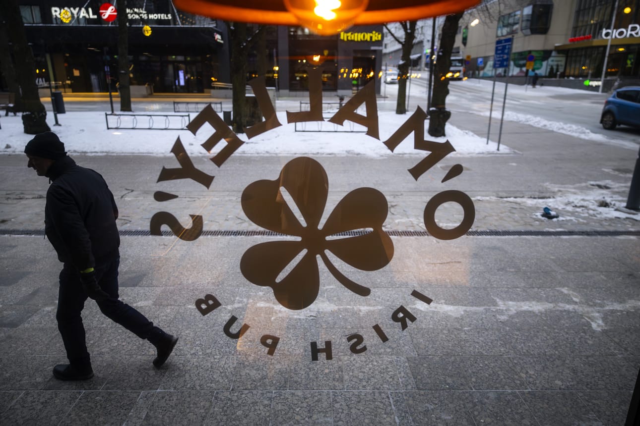 Vastapäätä irlantilaispubia sijaitsee Sokos Hotel Royalin päärakennus, jonka remontti valmistui keväällä 2024.