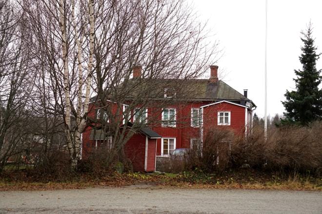 Alkulan päärakennuksessa toimii Vaasan 4H-yhdistys, joka järjestää siellä erilaista kerho- ja kurssitoimintaa. Kuva: Emilia Lehtonen