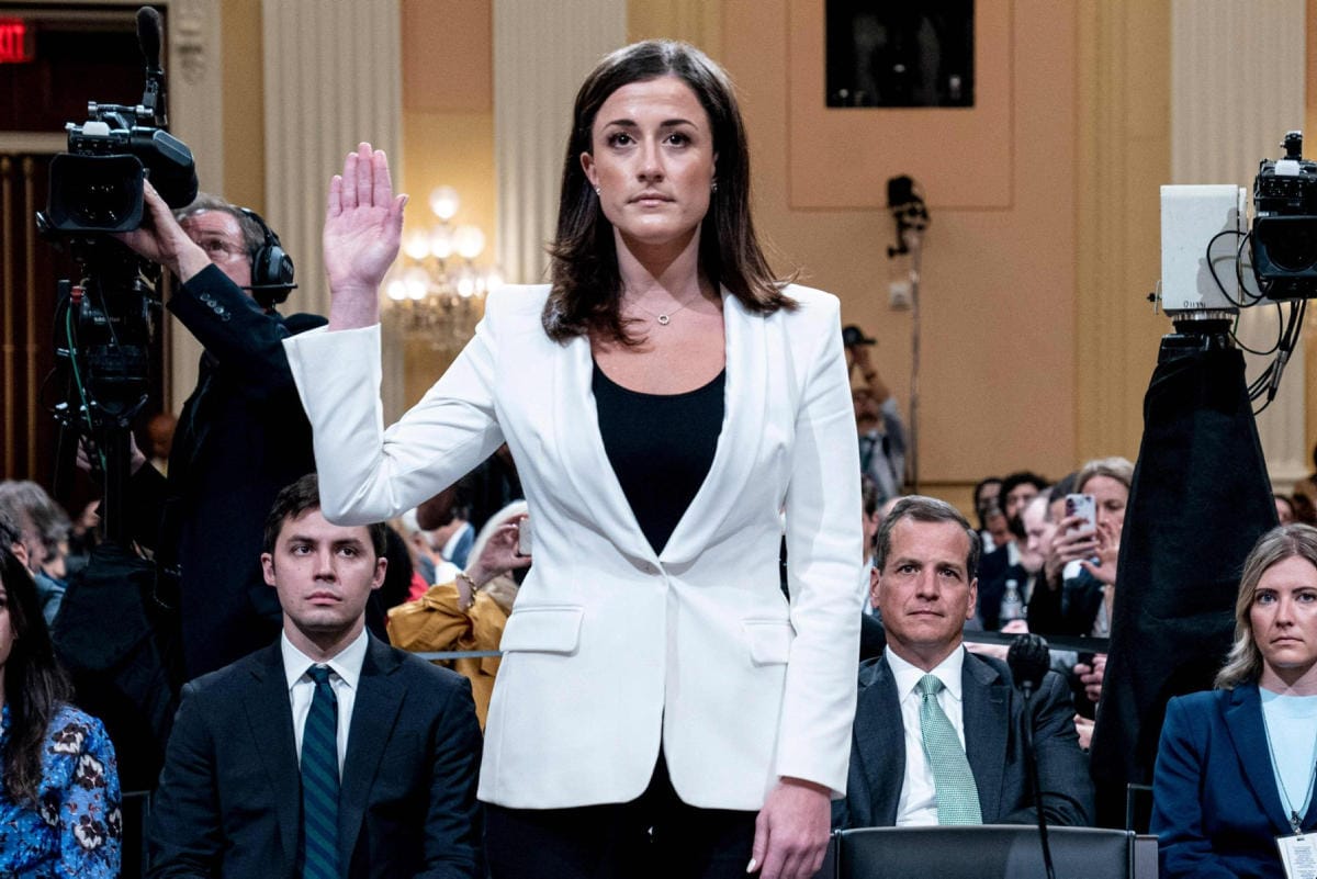 Trumpin hallinnon esikuntapäällikön avustaja Cassidy Hutchinson antoi valan vannoneena todistajanlausuntonsa. LEHTIKUVA/AFP