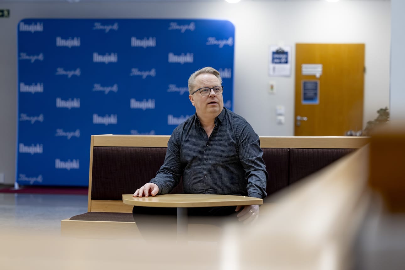 Ilmajoen uutena kehittämispäällikkönä aloittanut Juha Liukkonen kertoo saaneensa aiemmin palautetta siitä, että on helposti lähestyttävä.