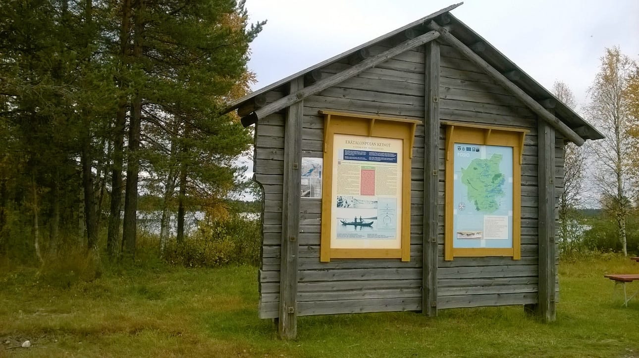 Opastetaulut liittyvät Posion metsänhoitoyhdistyksen kymmenen vuotta sitten pyöräytettyyn Erätalonpojan keinot -hankkeeseen. Hankkeessa pystytettiin kunnan alueelle kaikkiaan 35 opastetaulua.